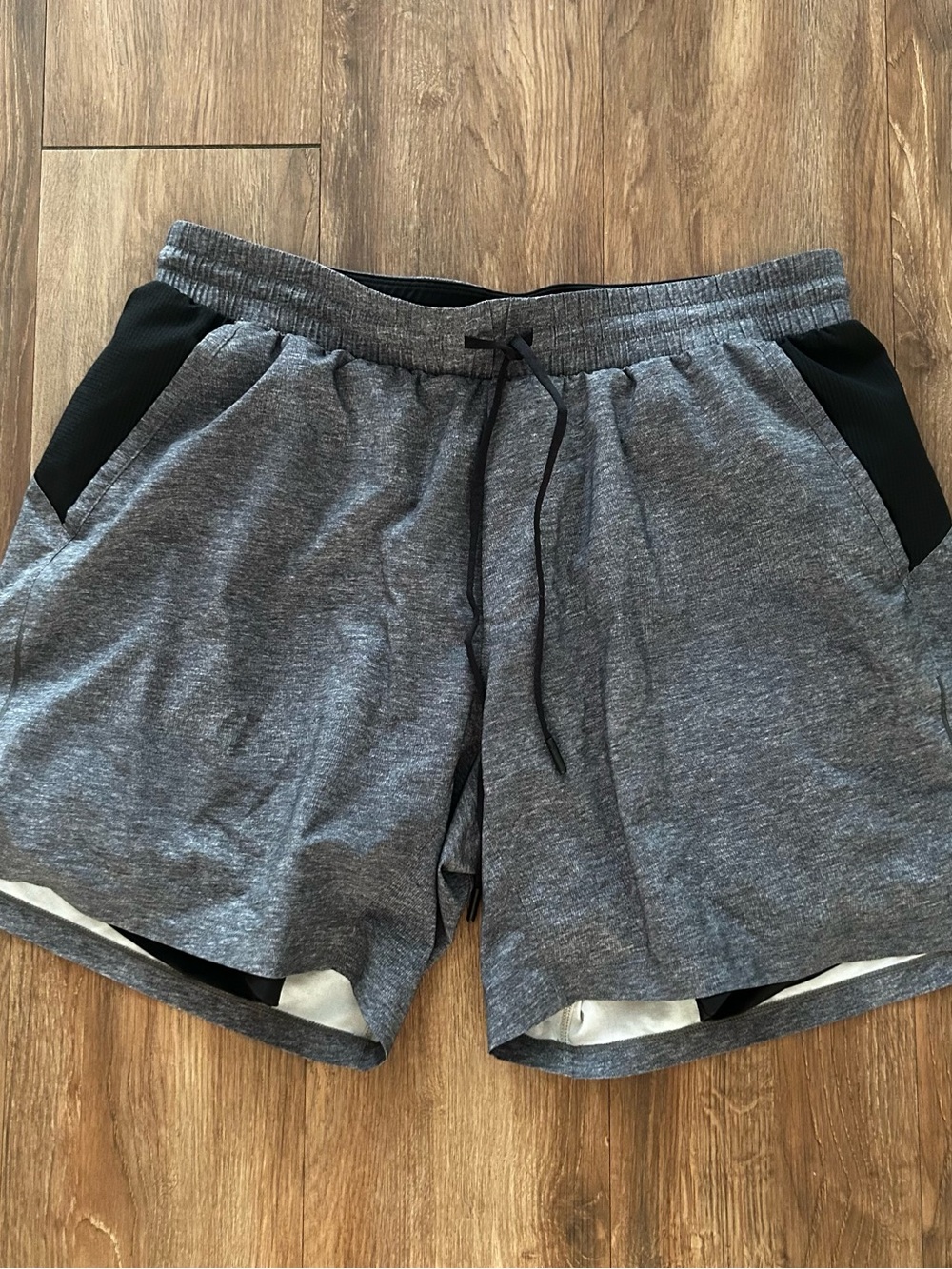 Lululemon Men's Repetition Shorts Gray/Black Size XXL , 7” Lined Athletica